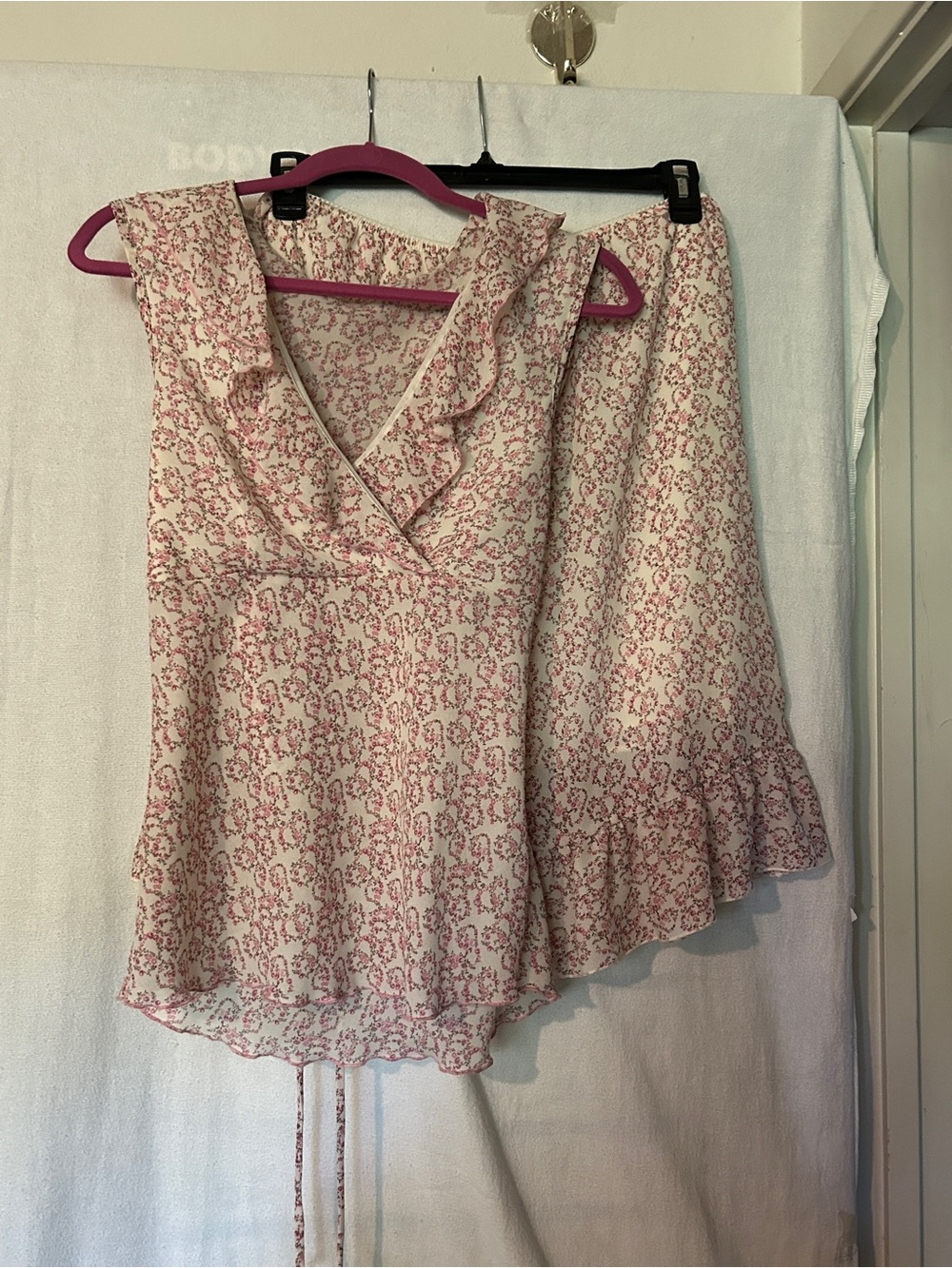 Floral Ruffled V-Neck Top and Skirt Set in Soft Pink